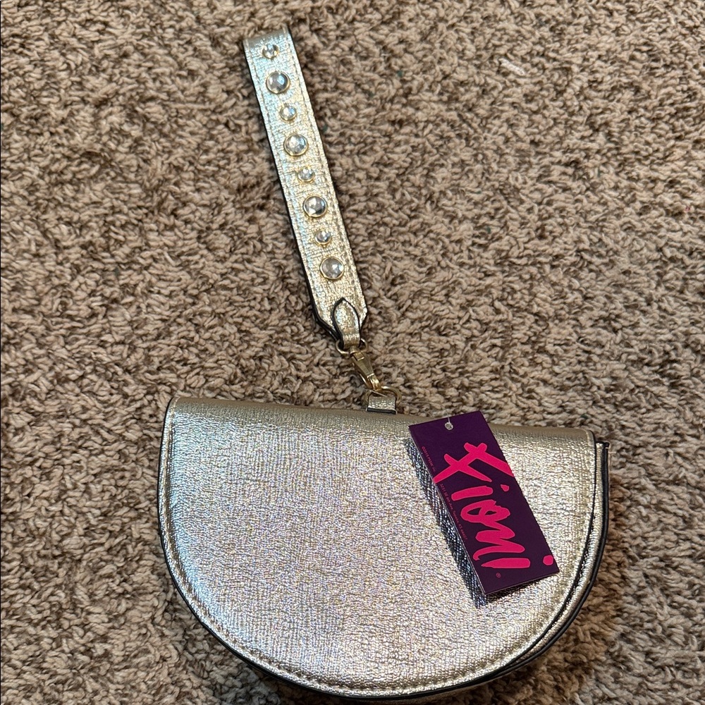 FIONI Clothing Shimmering Silver Wristlet